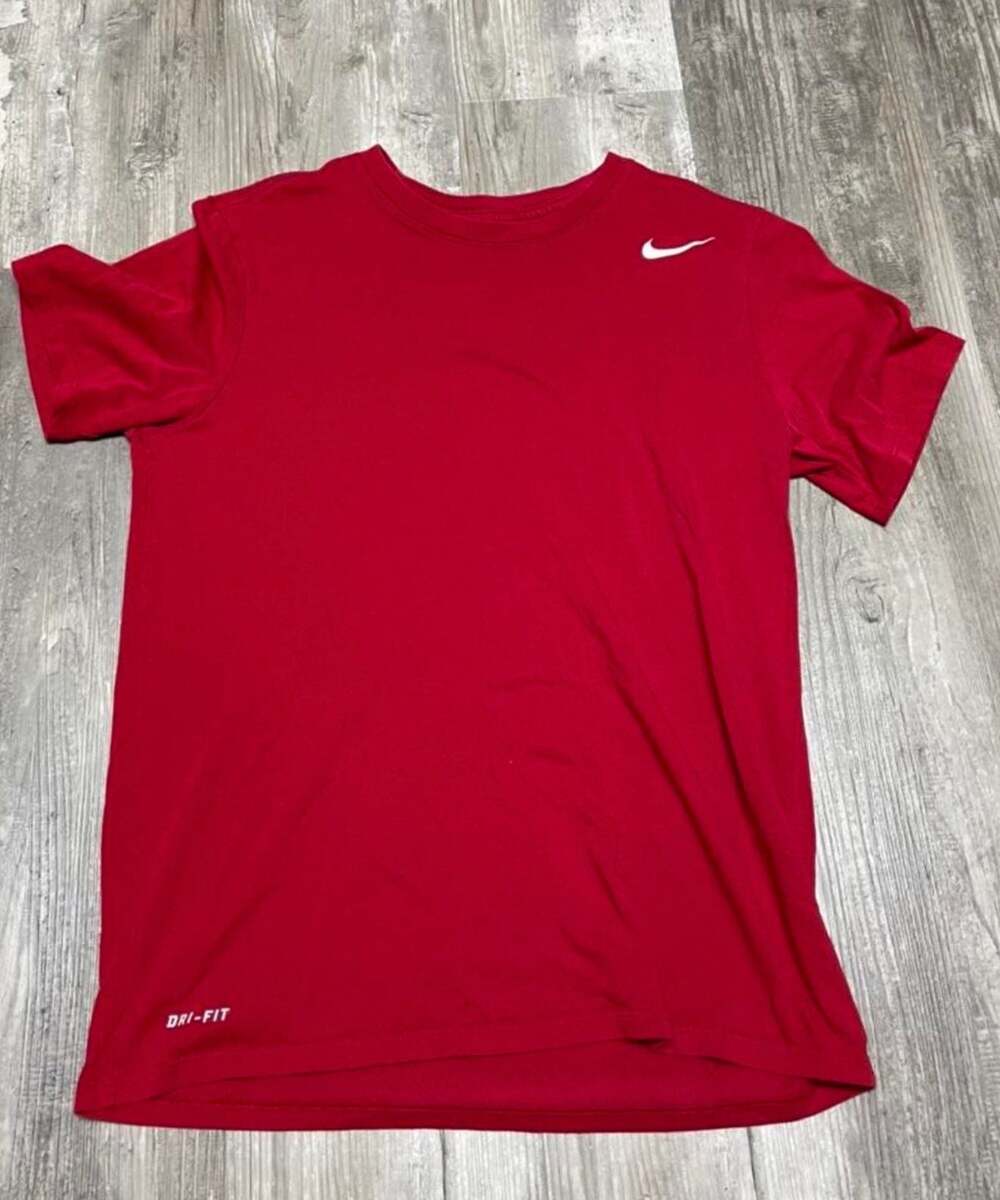 Nike The Nike Tee Dri-Fit Athletic Cut T-Shirt Red Size M